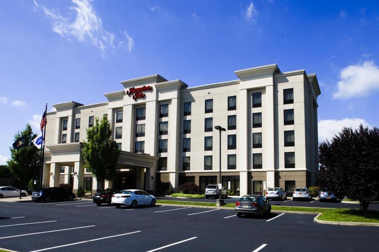 Hampton Inn Easton Bagian luar foto