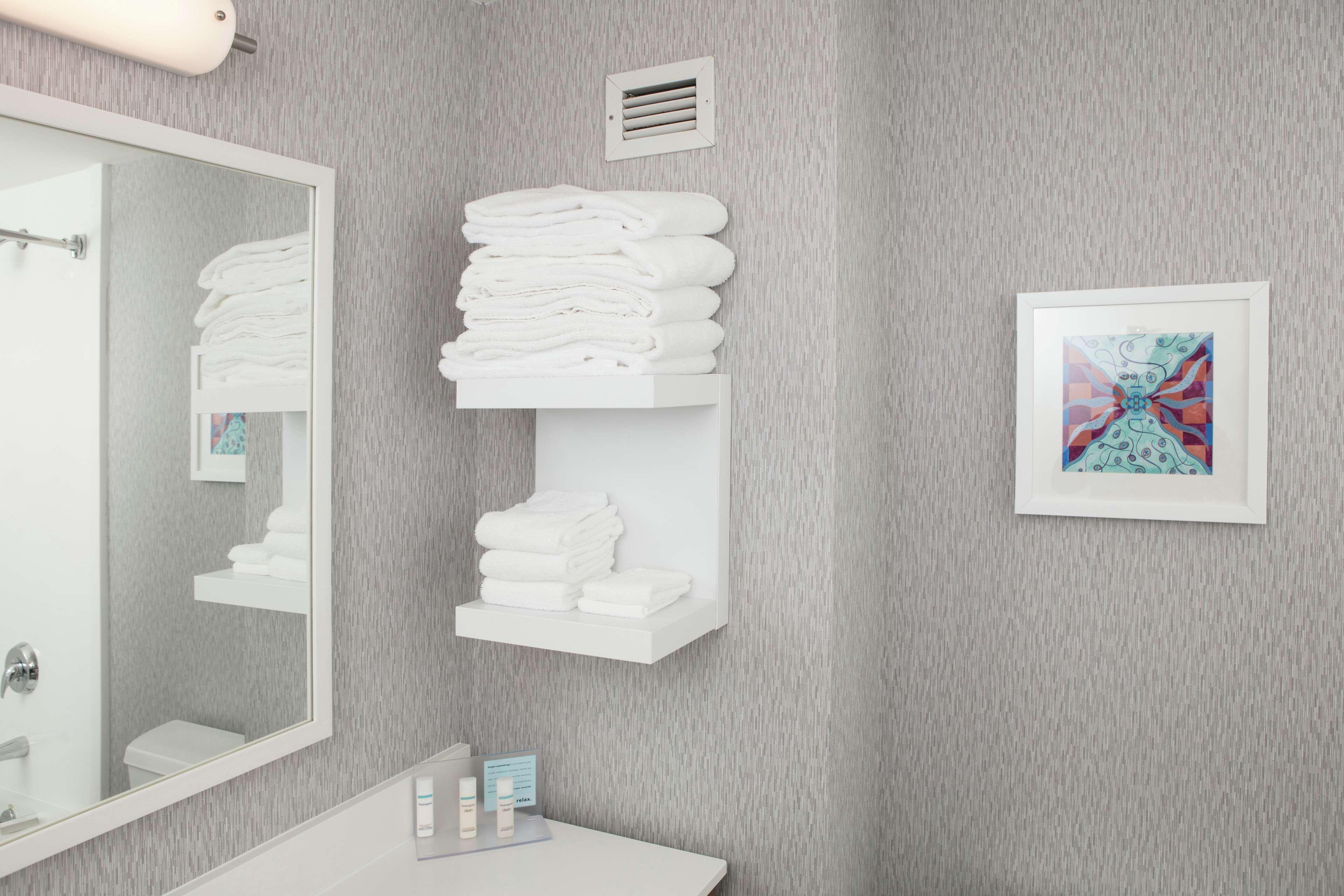 Hampton Inn Easton Bagian luar foto