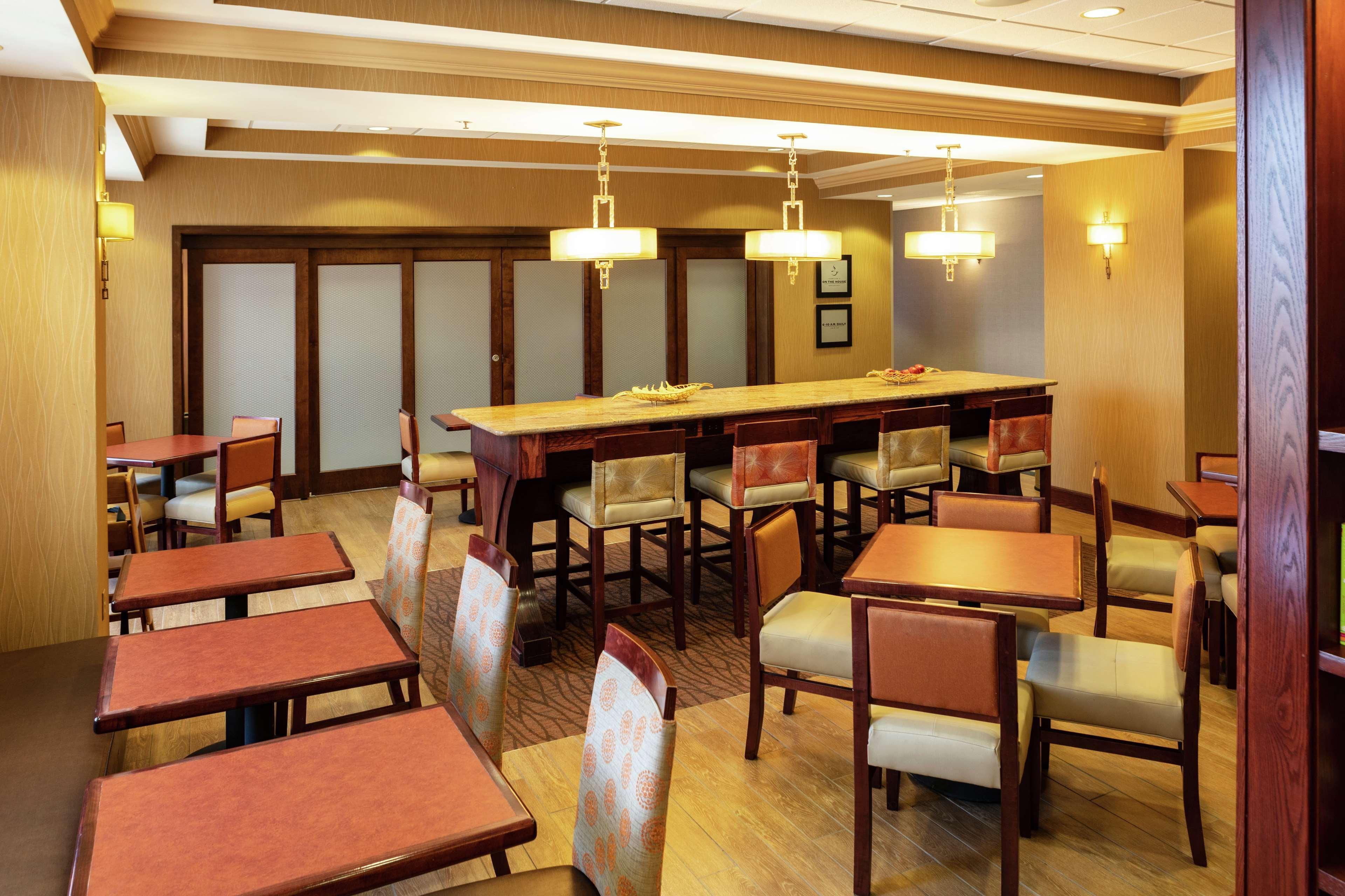 Hampton Inn Easton Bagian luar foto