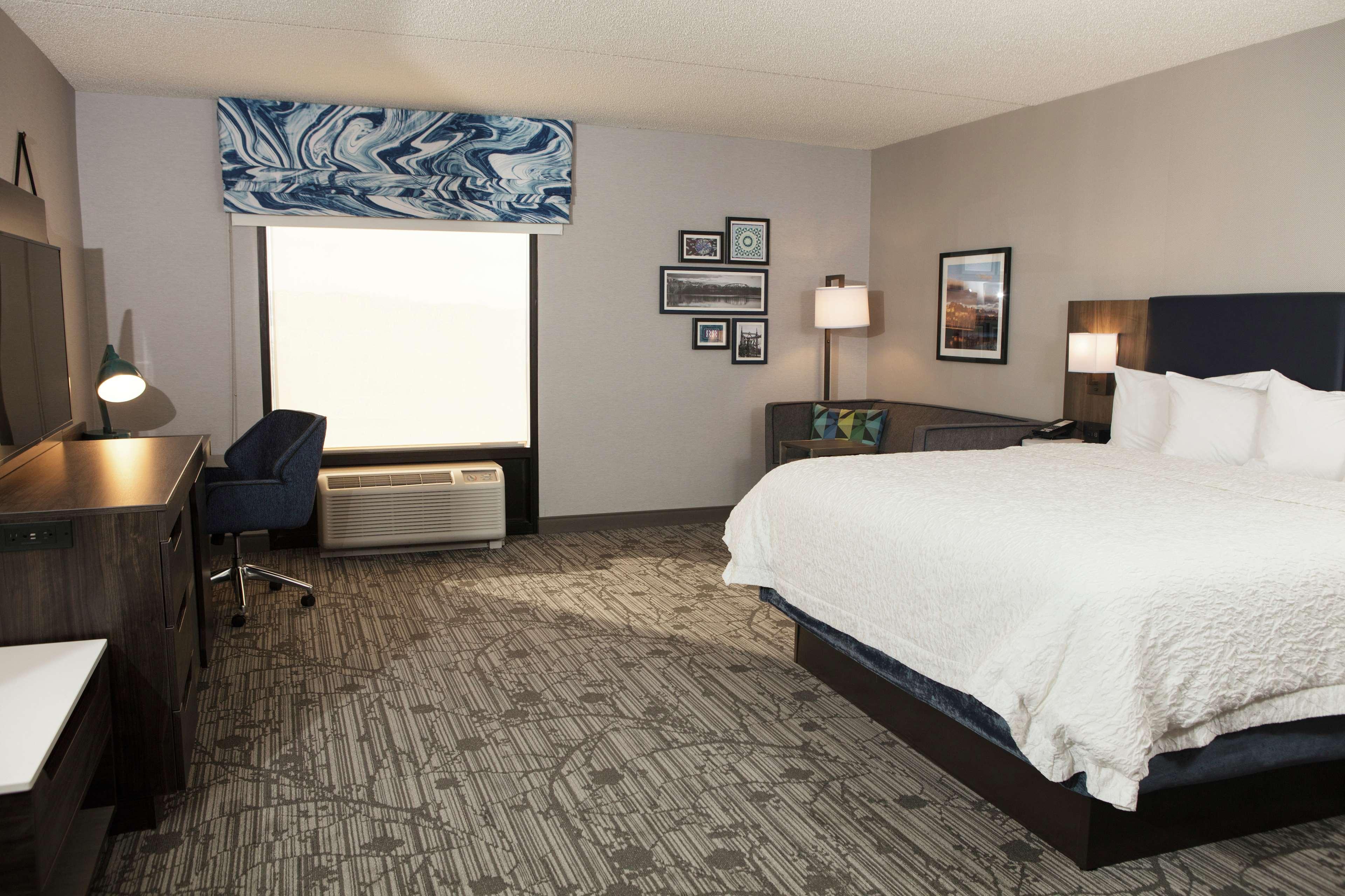 Hampton Inn Easton Bagian luar foto