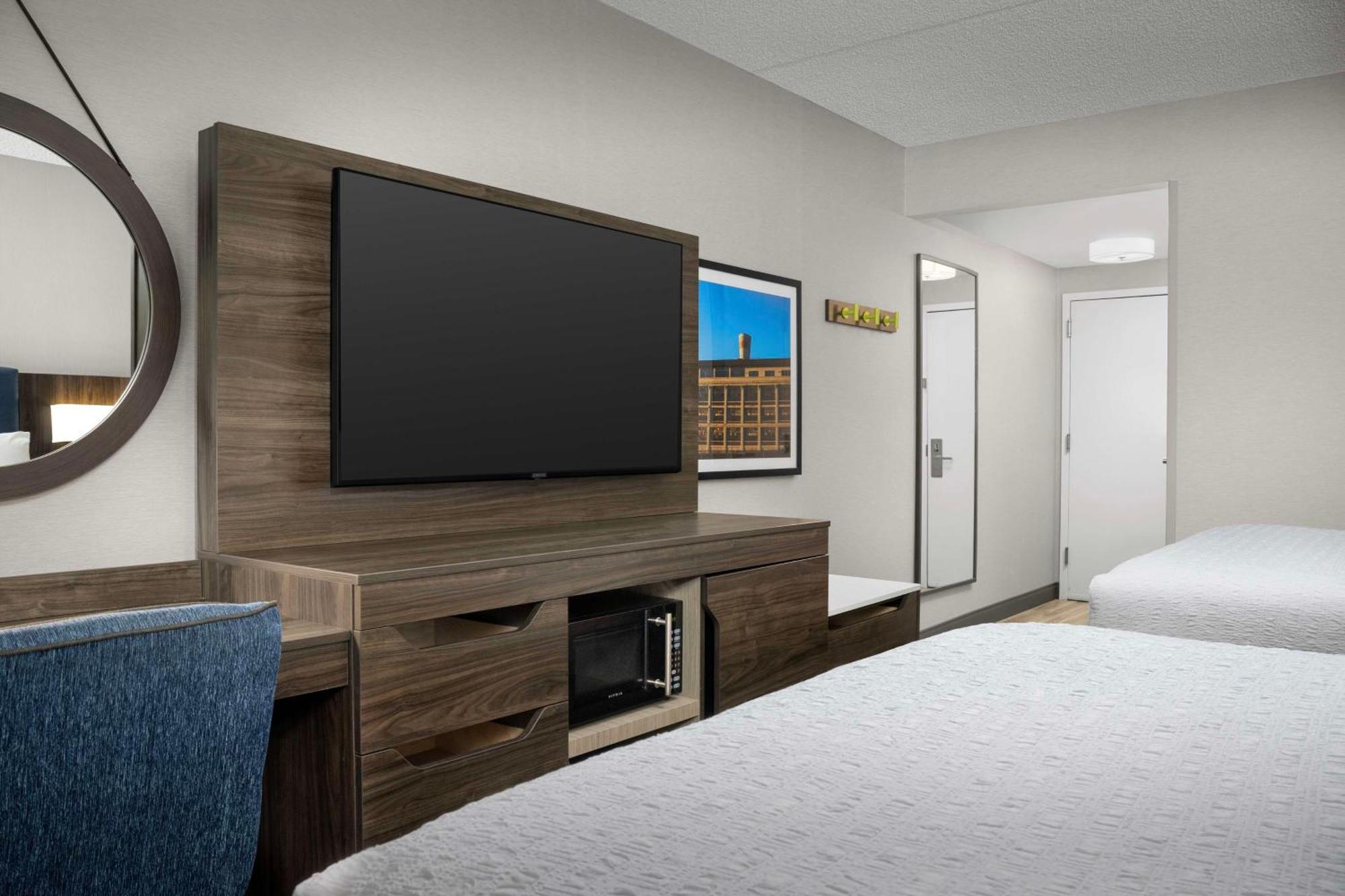 Hampton Inn Easton Bagian luar foto